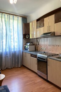 Продается 2-комнатная квартира 54 кв. м в Черновцах, Герцена Александра улица