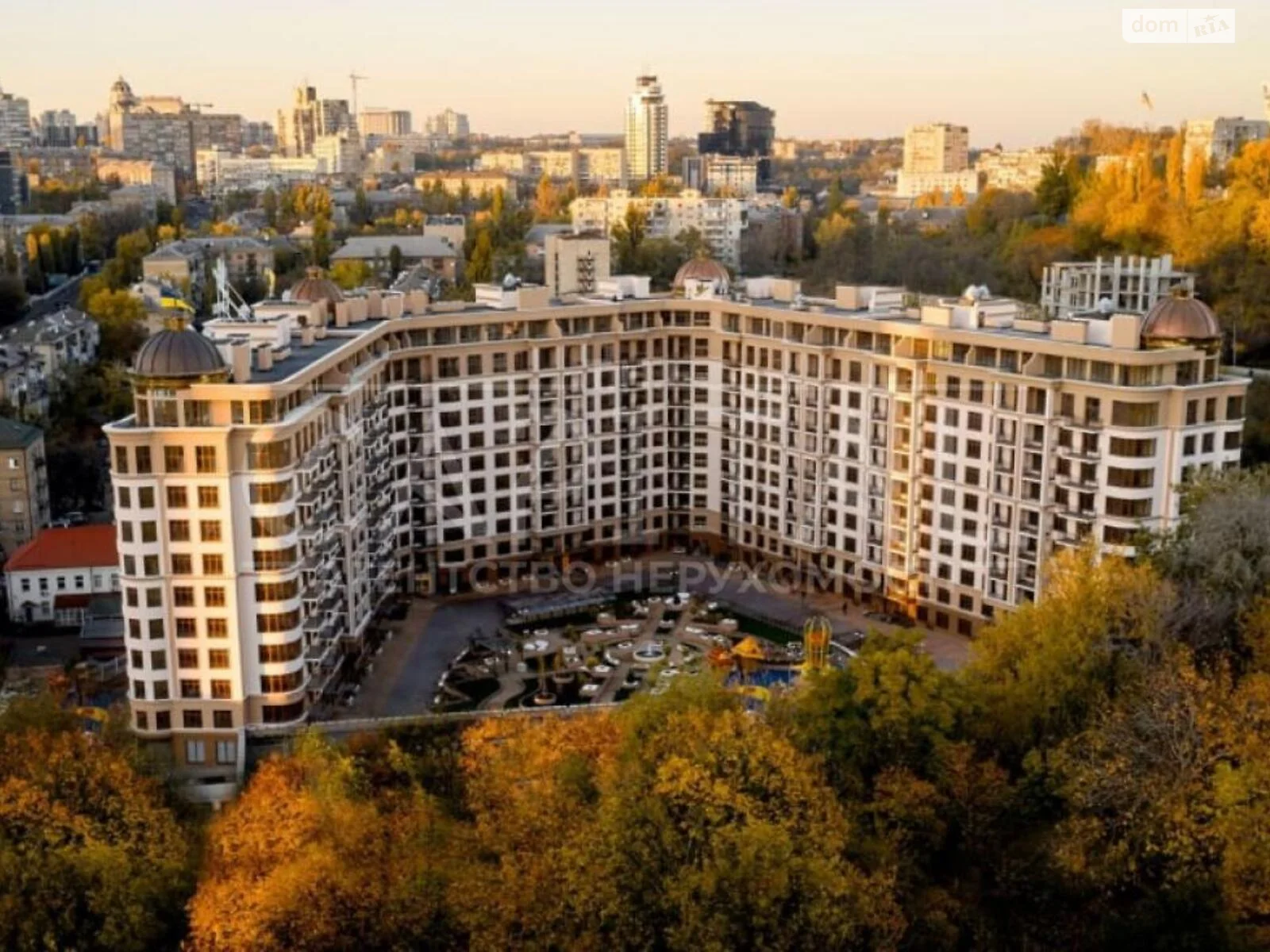 Продается 4-комнатная квартира 148.4 кв. м в Киеве, ул. Михаила Бойчука, 17