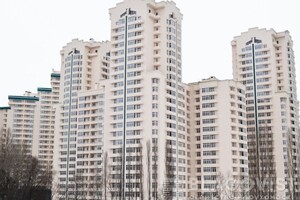 Продается 4-комнатная квартира 110 кв. м в Киеве, ул. Митрополита Василия Липковского