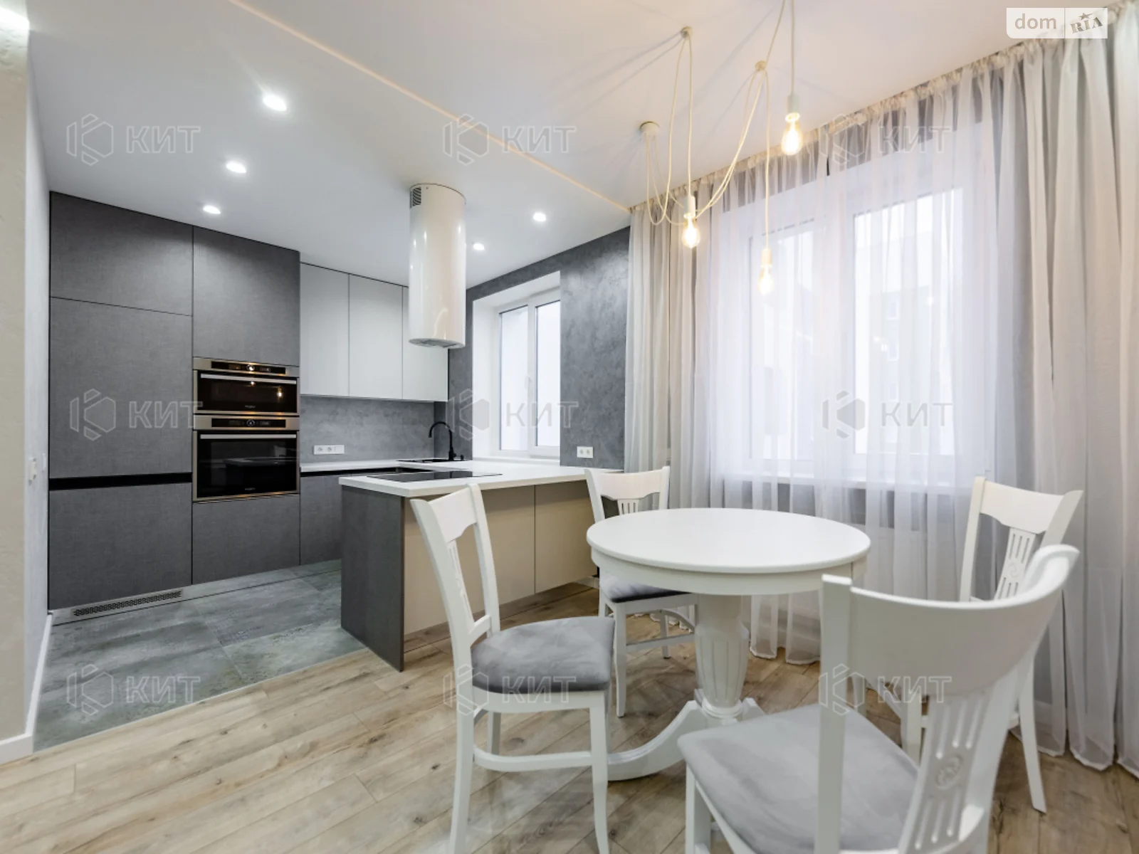 Продается 3-комнатная квартира 80 кв. м в Харькове, цена: 79500 $