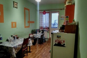 Продается 2-комнатная квартира 65 кв. м в Макарове, київська