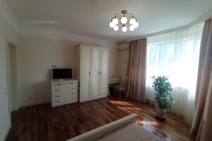 Продается 1-комнатная квартира 56 кв. м в Киеве, Ярослава Гашека бульвар