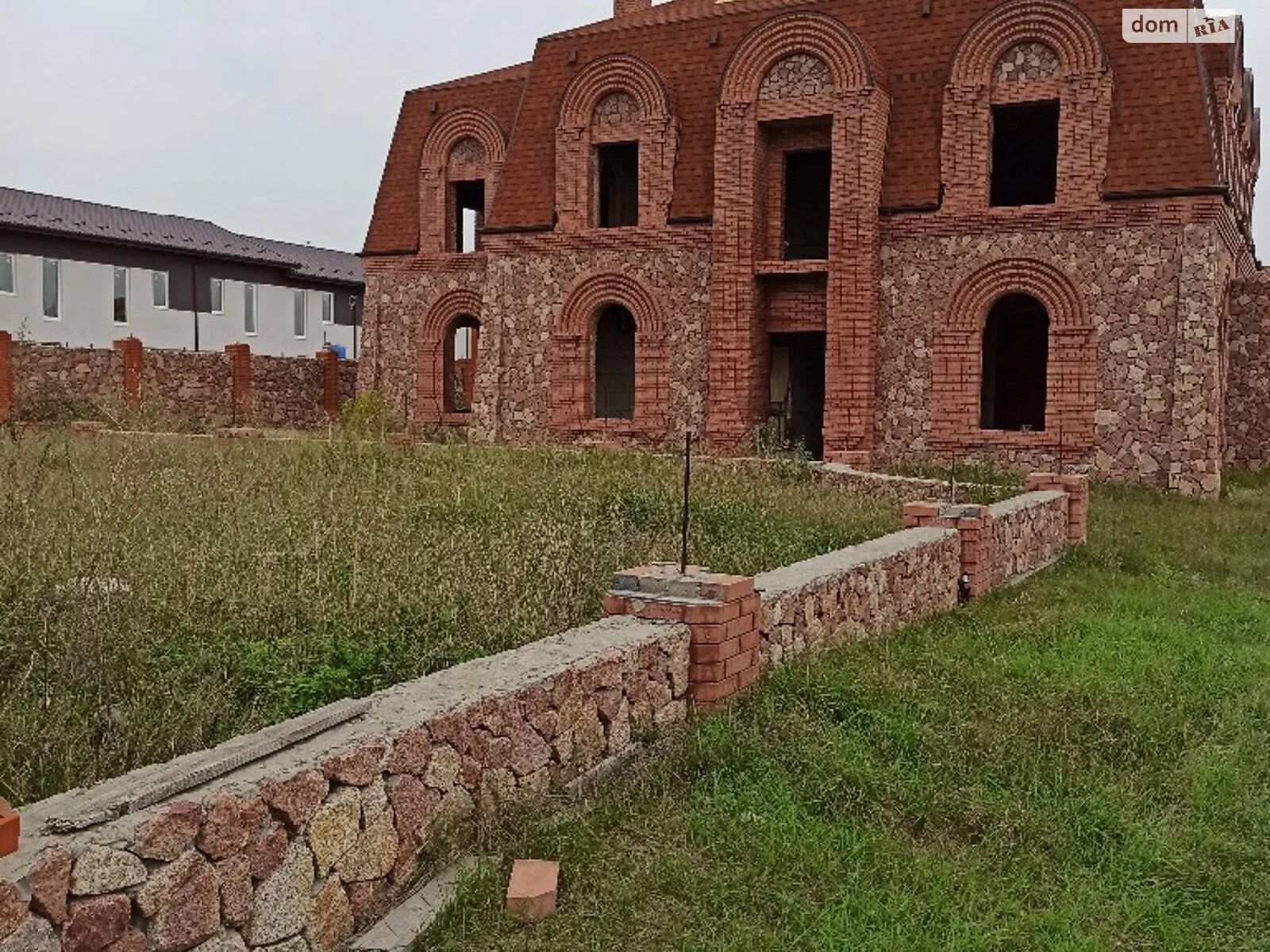 Продается дом на 2 этажа 600 кв. м с террасой, цена: 175000 $ - фото 1