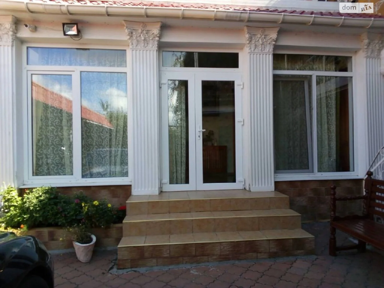 Продається будинок 2 поверховий 400 кв. м з каміном, цена: 145000 $