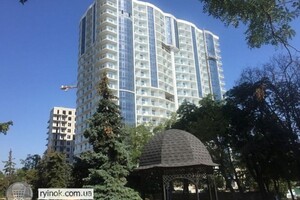 Продается 3-комнатная квартира 99.5 кв. м в Одессе, Кордонний про.
