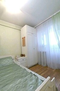 Продается 3-комнатная квартира 65 кв. м в Жмеринке, Комарова