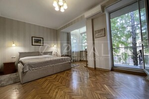 Сдается в аренду 3-комнатная квартира 120 кв. м в Киеве, Спасская улица