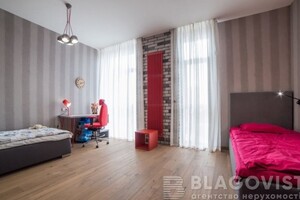 Продается 4-комнатная квартира 143 кв. м в Киеве, ул. Воровского Вацлава