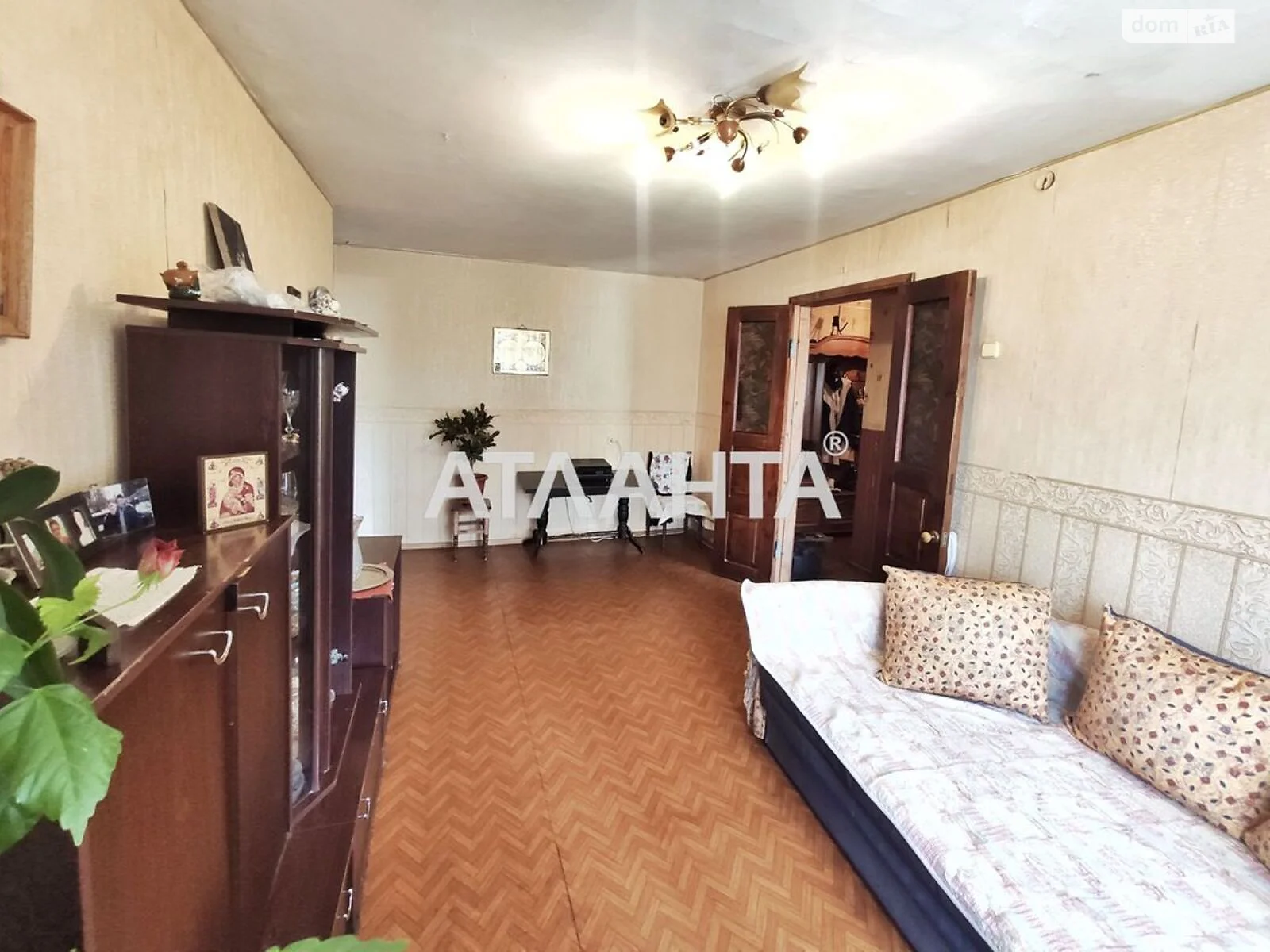 Продается 3-комнатная квартира 56 кв. м в Одессе, ул. Люстдорфская дорога