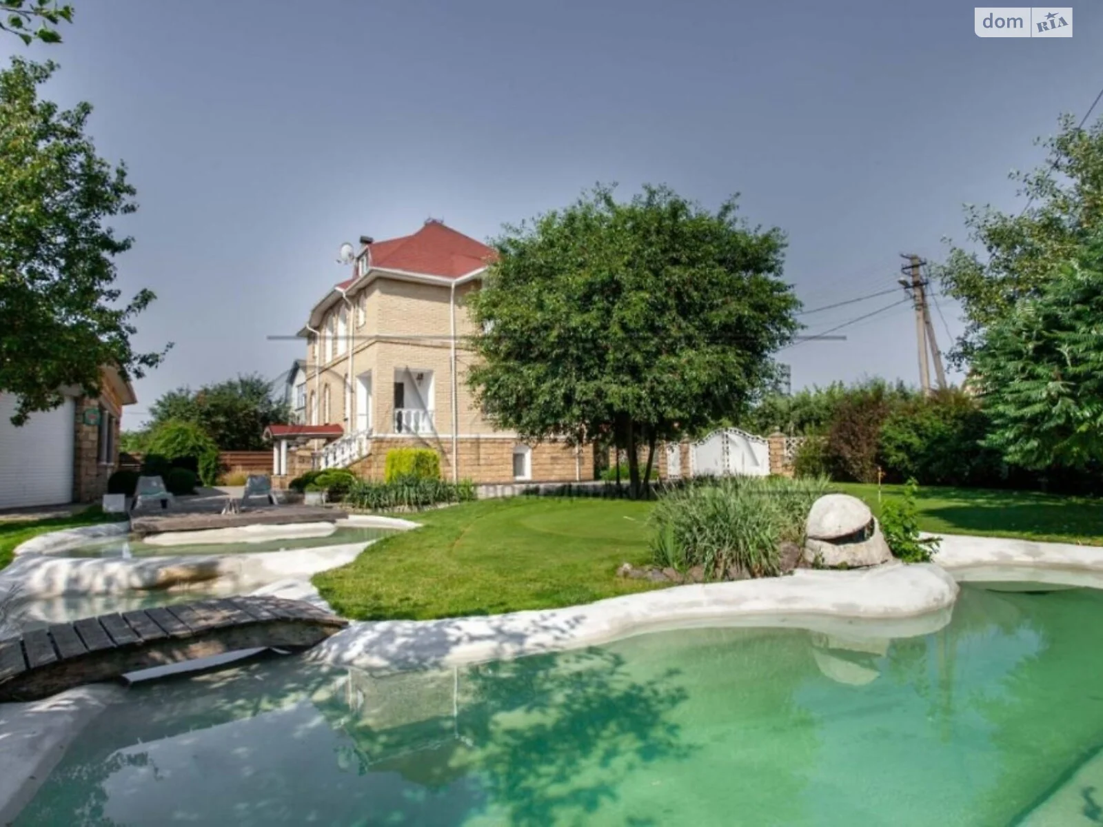 Продається будинок 3 поверховий 210 кв. м с басейном, цена: 300000 $
