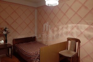Продается 3-комнатная квартира 57 кв. м в Киеве, Неманская улица