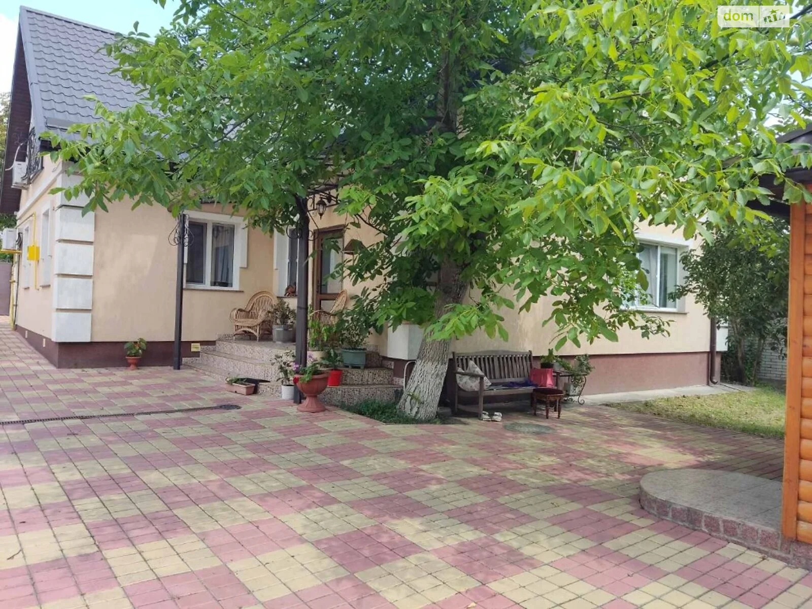 Продается дом на 2 этажа 190 кв. м с камином, цена: 180000 $ - фото 1