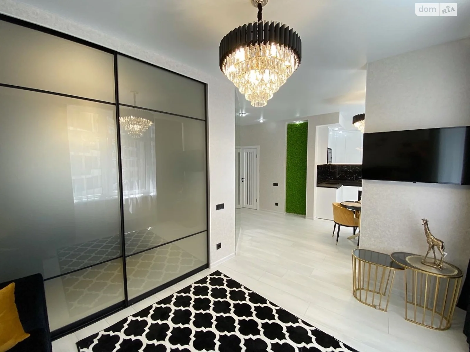 Продається 2-кімнатна квартира 48 кв. м у Одесі, вул. Каманіна