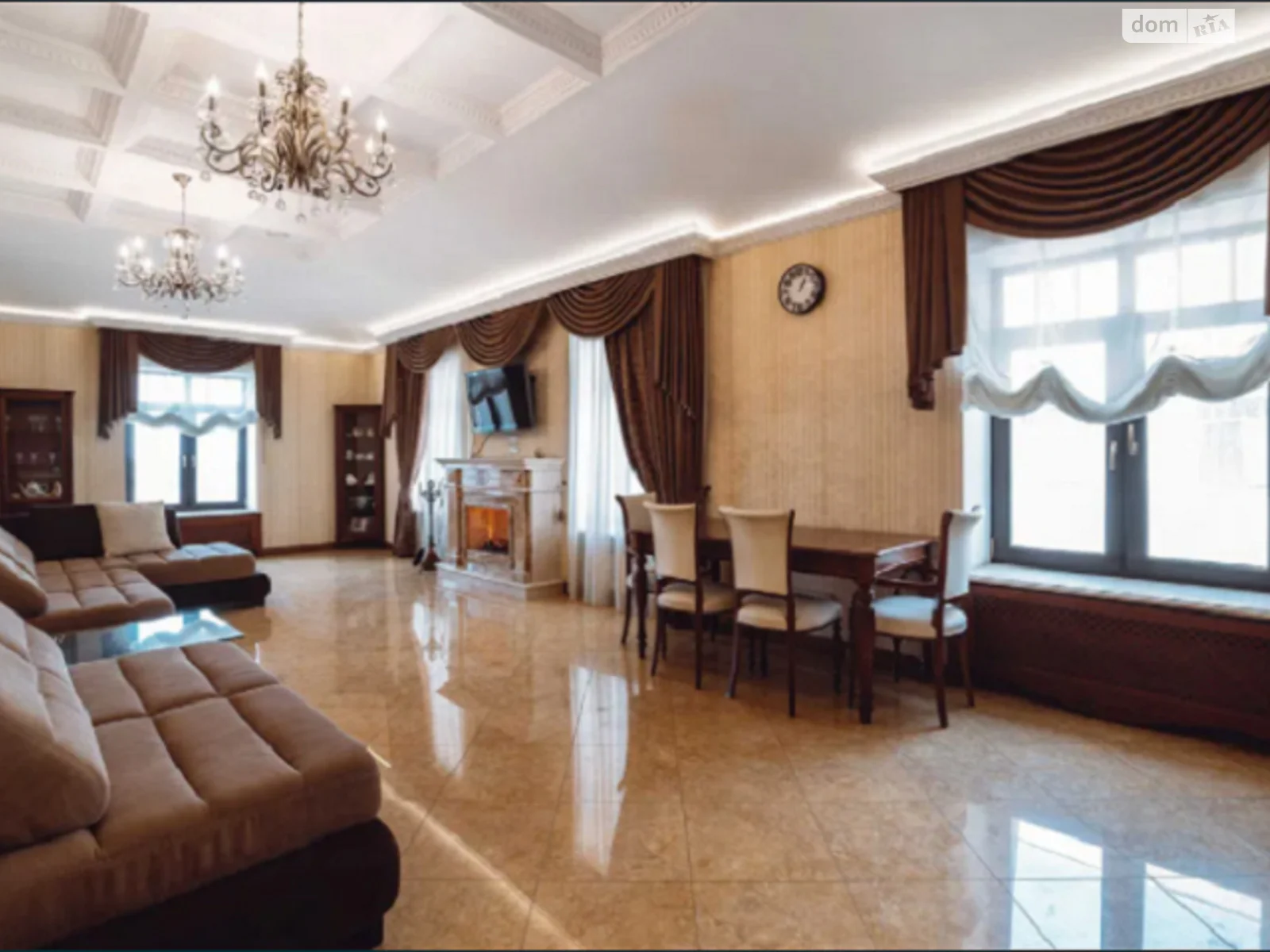 Продается 4-комнатная квартира 135 кв. м в Одессе, ул. Маразлиевская