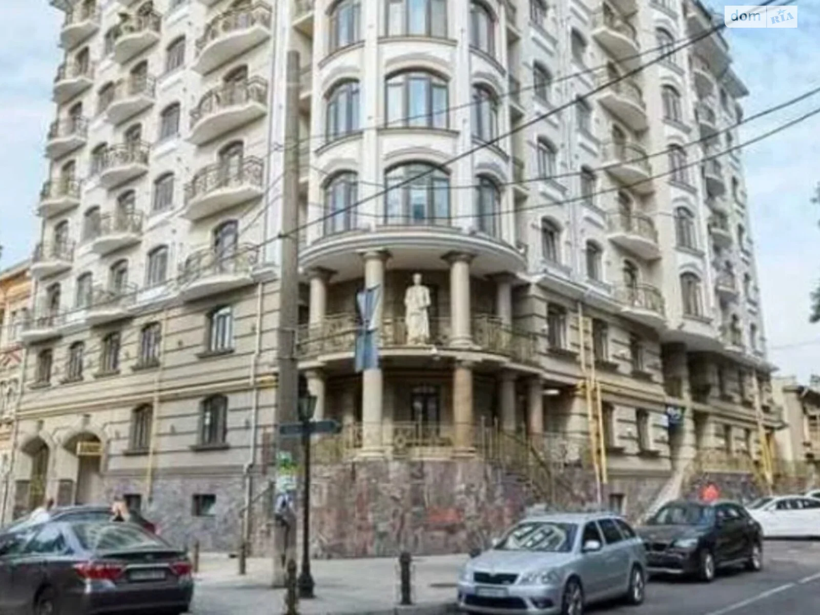Продается 4-комнатная квартира 135 кв. м в Одессе, ул. Маразлиевская, 64