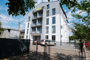 Продается 2-комнатная квартира 62 кв. м в Ужгороде, Брестская улица