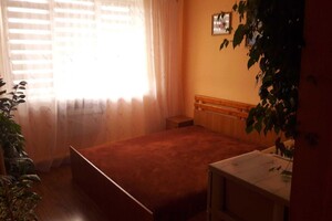 Продается 3-комнатная квартира 67 кв. м в Ужгороде, Украинская улица