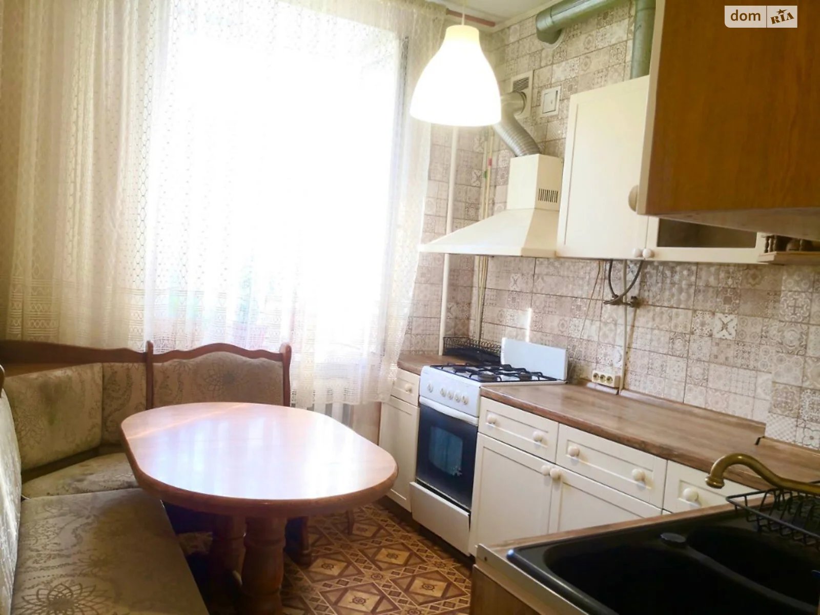 Продається 2-кімнатна квартира 45 кв. м у Одесі, вул. Довженка