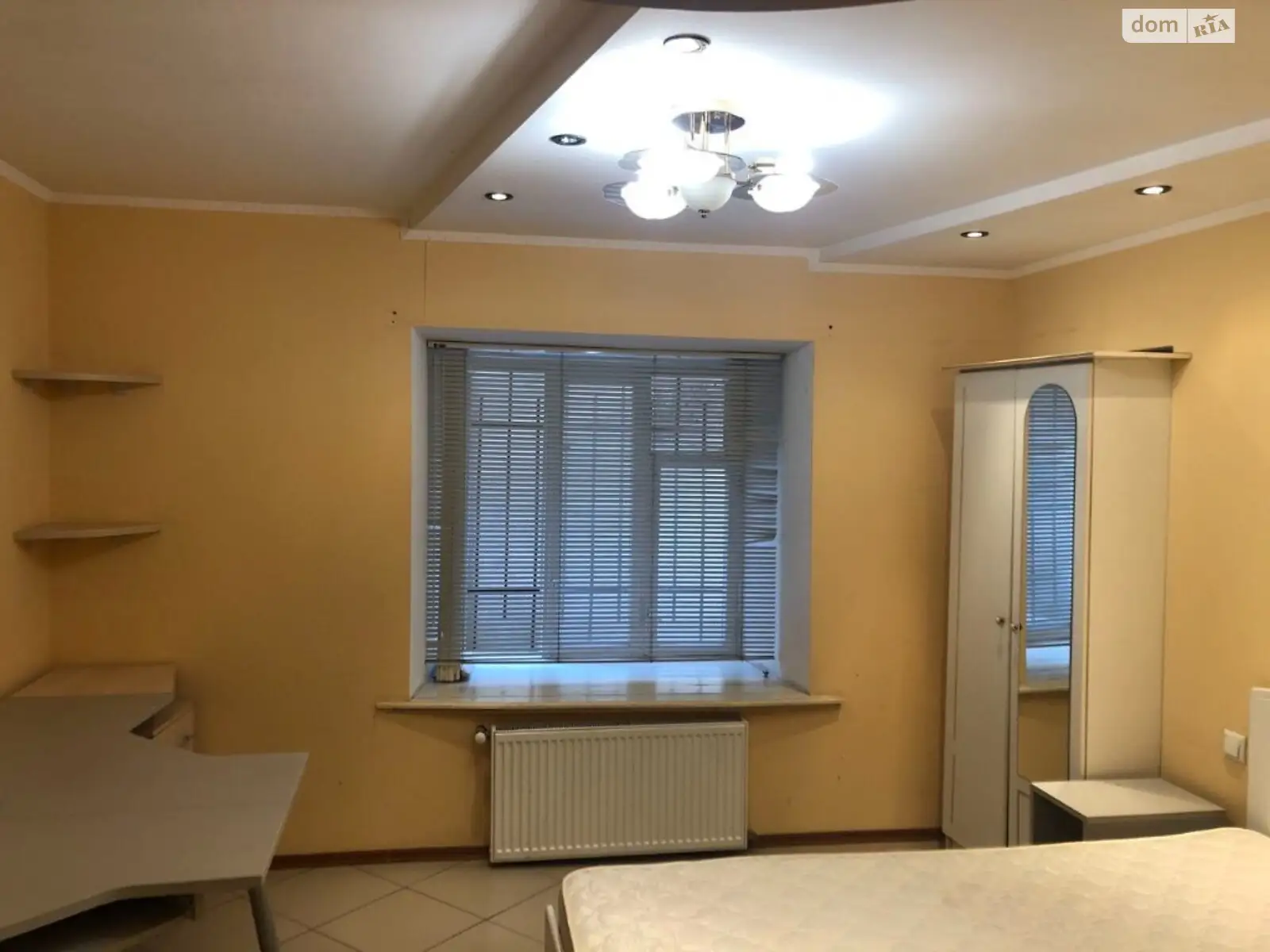 Продается 2-комнатная квартира 55 кв. м в Одессе, ул. Новосельского, 16