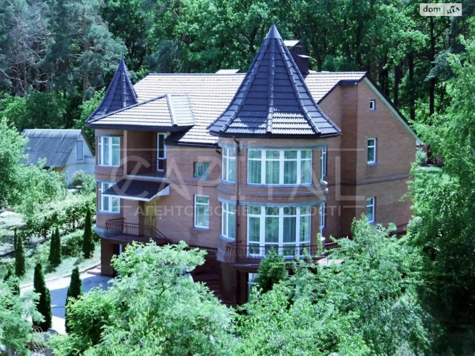 Продается дом на 3 этажа 480 кв. м с гаражом, цена: 590000 $ - фото 1