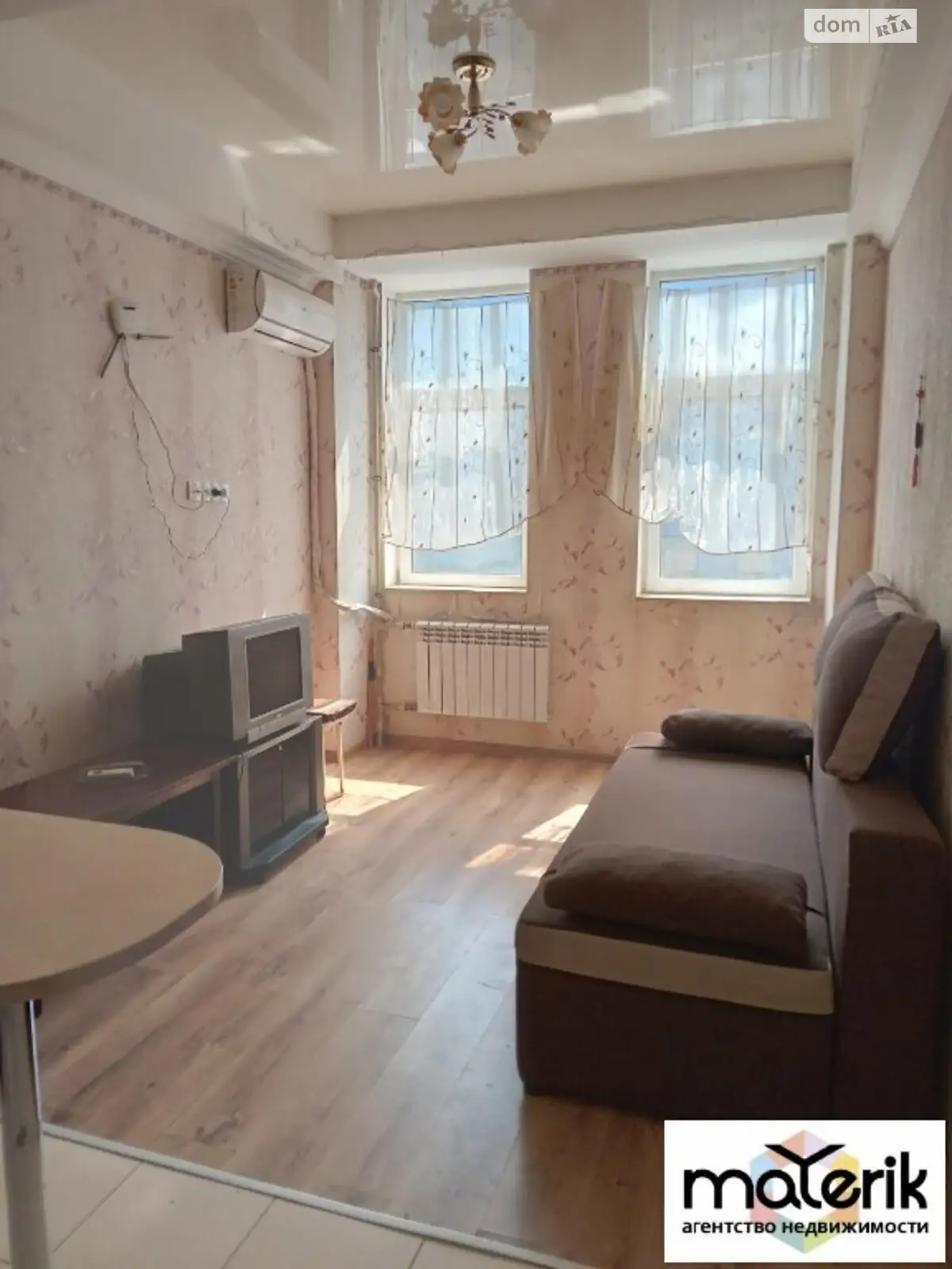 Продається 1-кімнатна квартира 22 кв. м у Одесі, вул. Отамана Головатого