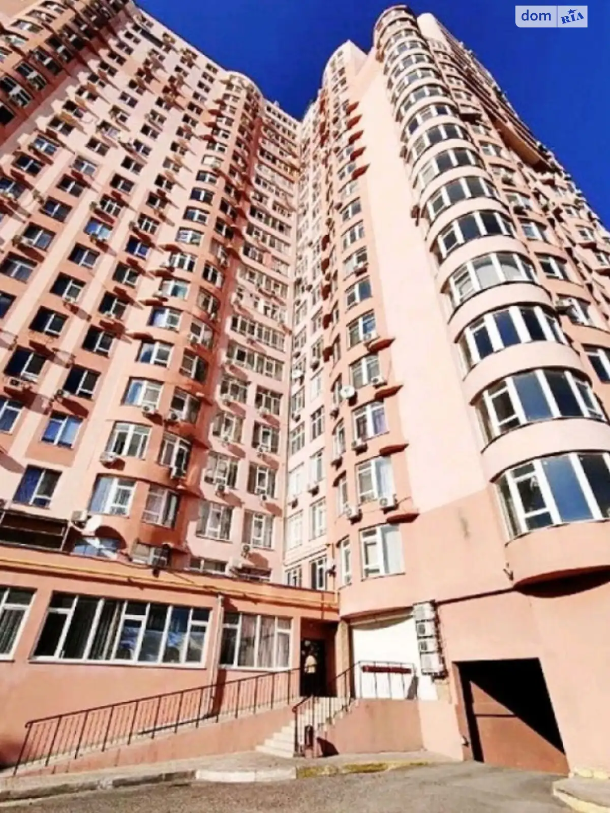Продается 2-комнатная квартира 88 кв. м в Одессе, ул. Макаренко, 2