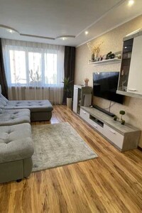 Продается 3-комнатная квартира 68 кв. м в Полтаве, ул. Огнивская