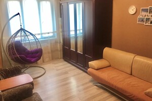 Продаж квартири, Київська, Бровари, р‑н. Сади, Київська вулиця, буд. 243
