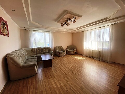 Продается 3-комнатная квартира 118.3 кв. м в Ивано-Франковске, ул. Микитинецкая