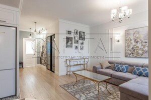 Продается 2-комнатная квартира 74 кв. м в Киеве, цена: 210000 $