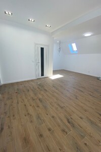 Продажа квартиры, Закарпатская, Мукачево, р‑н. Центр, жовтня 26