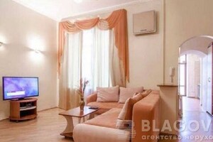 Продается 2-комнатная квартира 56 кв. м в Киеве, Шота Руставели улица