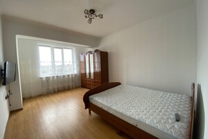Сдается в аренду 1-комнатная квартира 40 кв. м в Черновцах, цена: 300 $