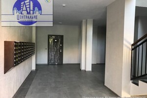 Продаж квартири, Чернівці, р‑н. Шевченківський, Рівненська вулиця, буд. 8а