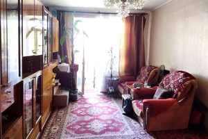 Продается 1-комнатная квартира 37 кв. м в Кривом Роге, Орджоникидзе улица