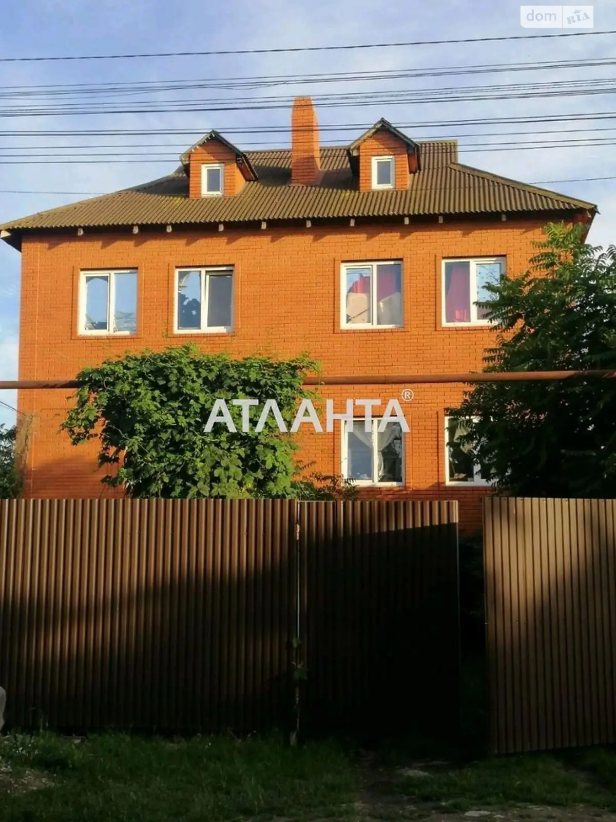 Продается дом на 2 этажа 330 кв. м с беседкой, цена: 55000 $ - фото 1