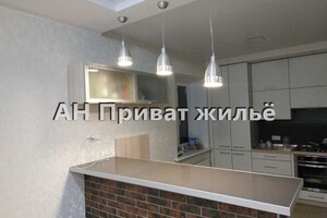 Продается 4-комнатная квартира 147 кв. м в Полтаве, Милорадович Ел.