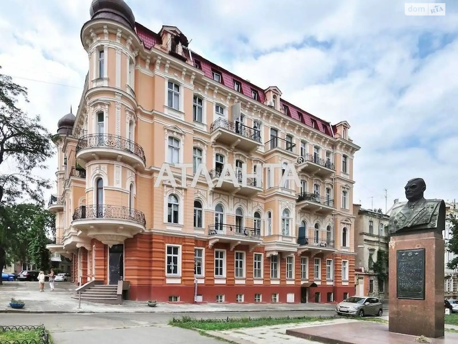 Продається 4-кімнатна квартира 120 кв. м у Одесі, вул. Софіївська