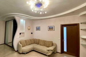 Продается 1-комнатная квартира 53 кв. м в Киеве, ул. Драгоманова