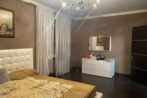 Продается 3-комнатная квартира 120 кв. м в Запорожье, Независимой Украины  40 Лет Советской Украины