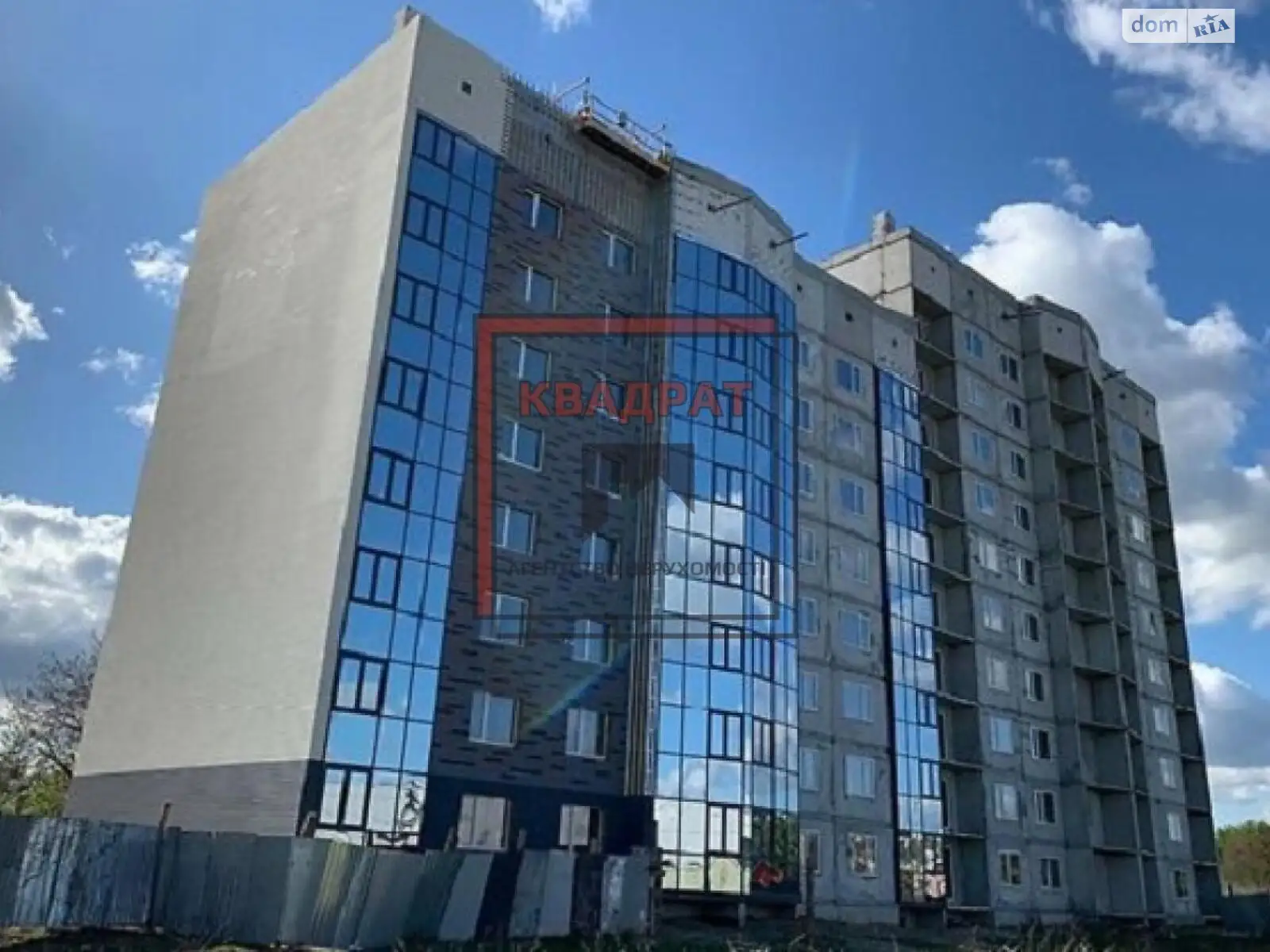 Продається 2-кімнатна квартира 73 кв. м у Полтаві, вул. Половка