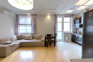 Продається кімната 80 кв. м у Києві, цена: 18000 $