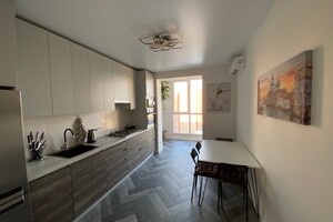 Продажа квартиры, Днепропетровская, Слобожанское, Семейная улица, дом 6