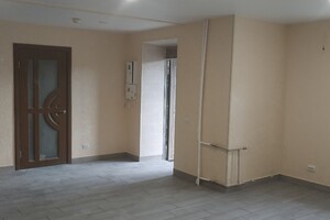 Сдается в аренду нежилое помещение в жилом доме 77.5 кв. м в 4-этажном здании, цена: 20000 грн