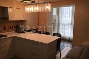 Продается 1-комнатная квартира 120 кв. м в Киеве, цена: 134900 $