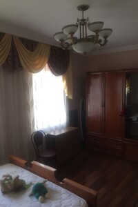 Сдается в аренду 1-комнатная квартира 30 кв. м в Черновцах, Козелецкая улица
