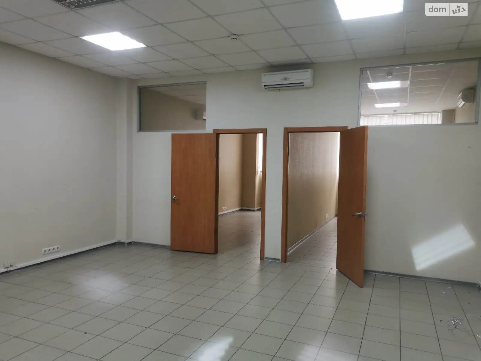 Здається в оренду офіс 74 кв. м в бізнес-центрі, цена: 7200 грн - фото 1