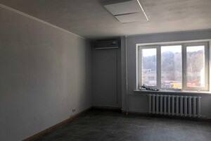 Продается 2-комнатная квартира 80 кв. м в Киеве, Василия Боженко улица