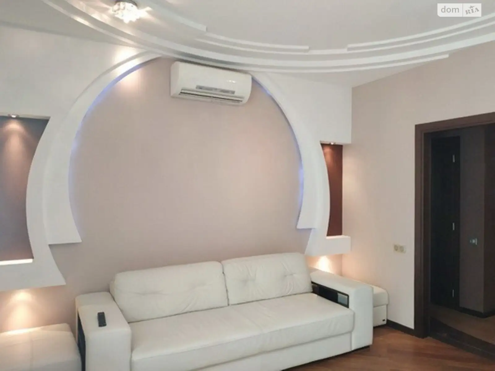 Продается 4-комнатная квартира 113 кв. м в Одессе, ул. Армейская
