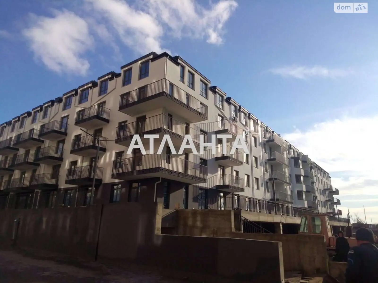 Продается 2-комнатная квартира 52 кв. м в Крыжановке, ул. Академика Сахарова